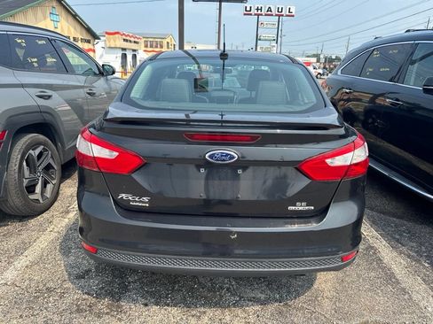 Used 2014 Ford Focus SE w/ Equipment Group 201A FWD image 3
