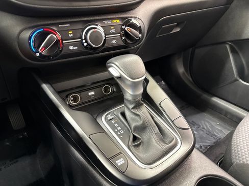 Used 2024 Kia Soul LX w/ Option Group 015 FWD image 21