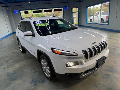 Used 2017 Jeep Cherokee Limited FWD image 7