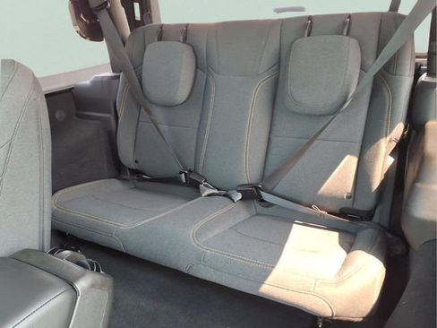 Used 2025 Jeep Wrangler Sport AWD/4WD image 19