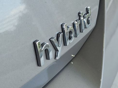 Used 2022 Hyundai Elantra Limited FWD image 7