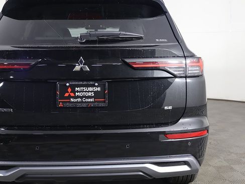 New 2026 Mitsubishi Outlander SE image 17
