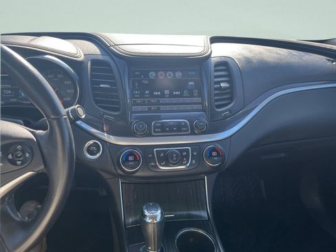 Used 2019 Chevrolet Impala LT FWD image 10
