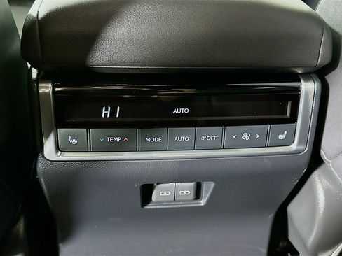 Used 2024 Lexus GX 550 w/ Accessory Package (2T) image 24