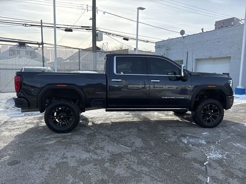 Used 2024 GMC Sierra 3500 Denali Ultimate image 8