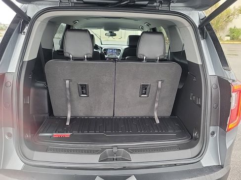 Used 2021 GMC Acadia SLT w/ Technology Package image 7