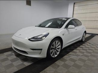 Used 2018 Tesla Model 3 Long Range image 1