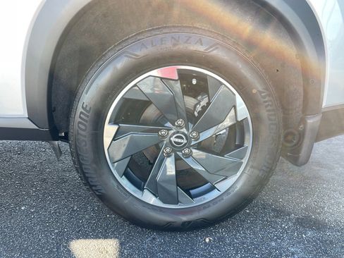 Certified 2025 Nissan Rogue SV AWD/4WD image 25