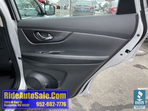 Used 2018 Nissan Rogue S image 15
