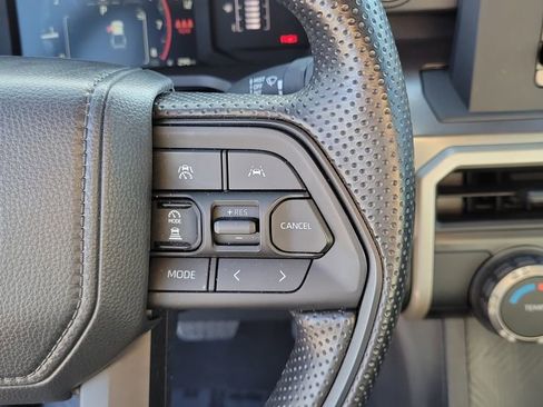 Certified 2025 Toyota Tacoma SR5 AWD/4WD image 21