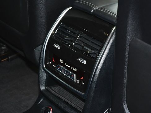 Used 2023 BMW X7 xDrive40i w/ M Sport Package image 71