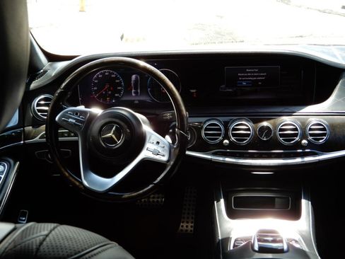 Used 2018 Mercedes-Benz S 560 Sedan w/ AMG Line Exterior image 22