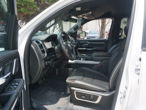 Used 2024 RAM 1500 Laramie AWD/4WD image 2