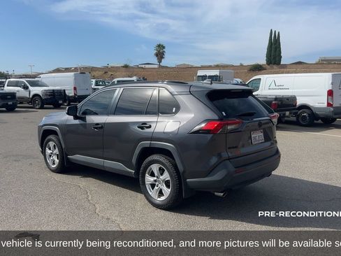 Used 2020 Toyota RAV4 XLE w/ XLE Grade Weather Package FWD image 8