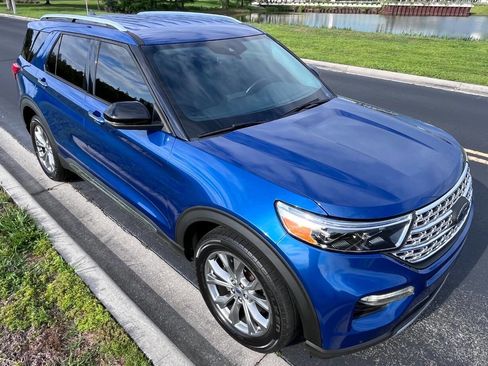 Used 2021 Ford Explorer Limited w/ Equipment Group 301A AWD/4WD image 14