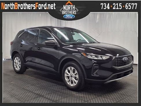 Used 2024 Ford Escape Active image 1