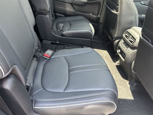 Used 2024 Honda Pilot Elite image 16