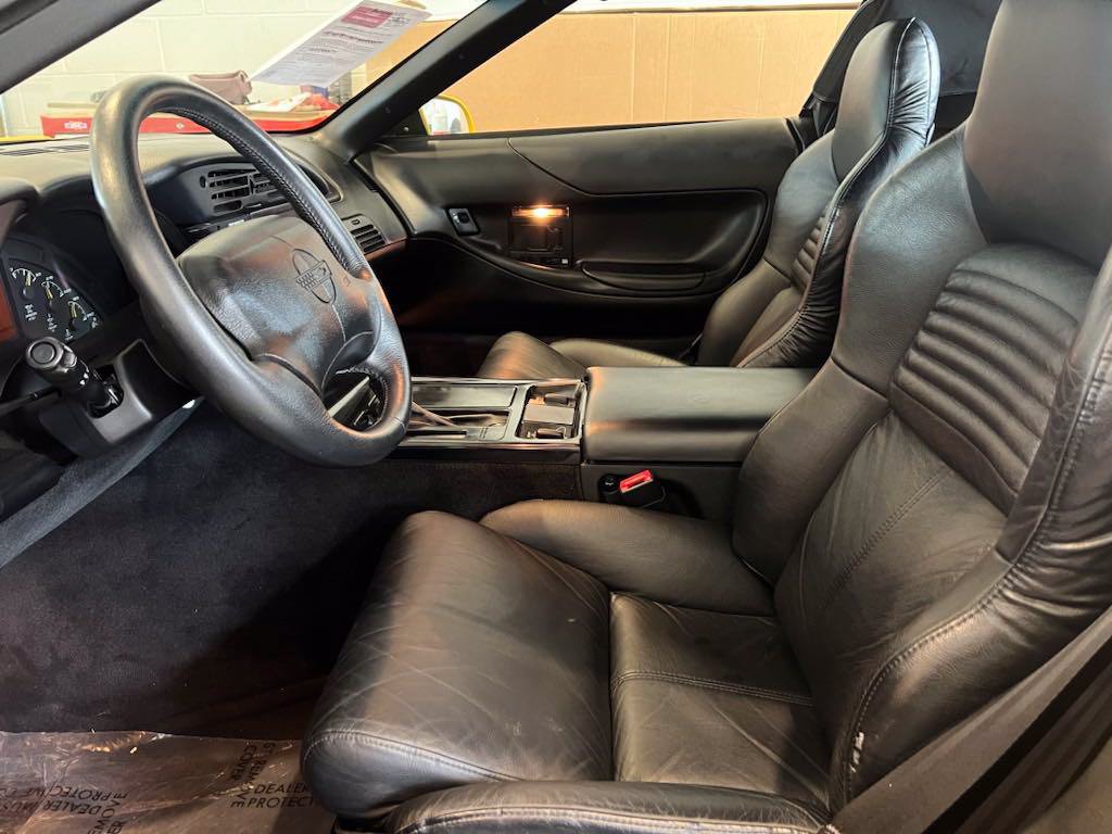 Used 1995 Chevrolet Corvette Convertible RWD image 11