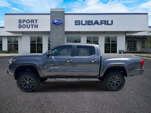 Used 2022 Toyota Tacoma SR5 w/ Technology Package RWD image 7
