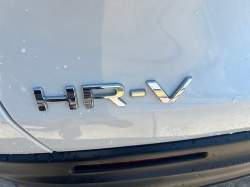 Used 2024 Honda HR-V LX image 11