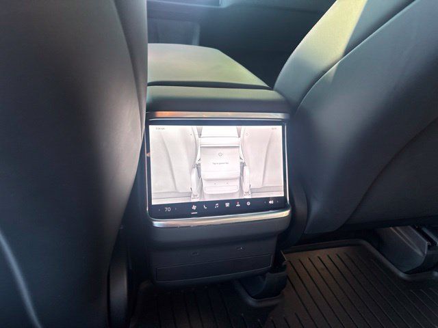 Used 2023 Tesla Model X AWD/4WD image 33