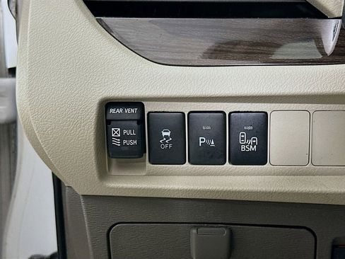 Used 2017 Toyota Sienna XLE w/ XLE Navigation Package FWD image 12