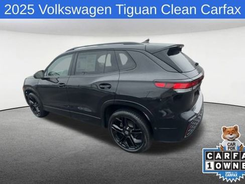 Used 2025 Volkswagen Tiguan SE R-Line image 6