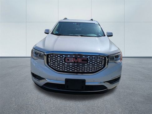 Used 2017 GMC Acadia Denali w/ Technology Package image 8