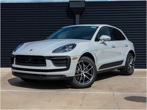 Certified 2025 Porsche Macan image 1