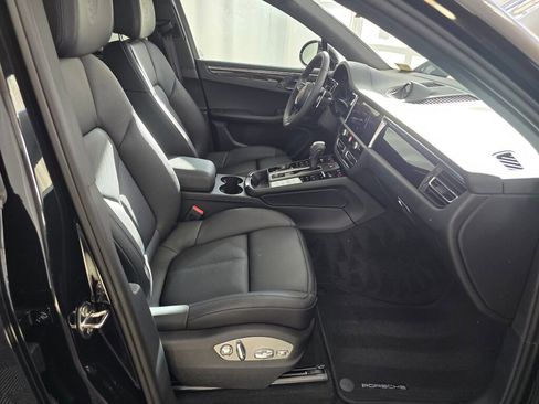 New 2026 Porsche Macan image 22