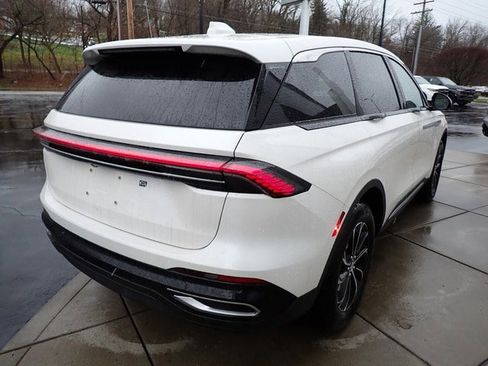 New 2026 Lincoln Nautilus Premier image 6