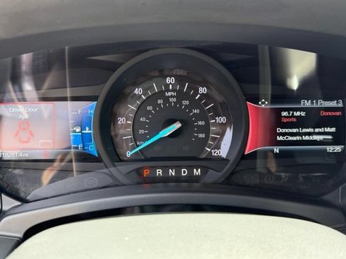 Used 2015 Ford Expedition Platinum RWD image 16