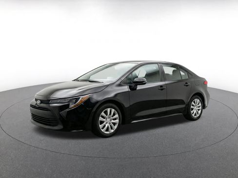 Used 2025 Toyota Corolla LE FWD image 3