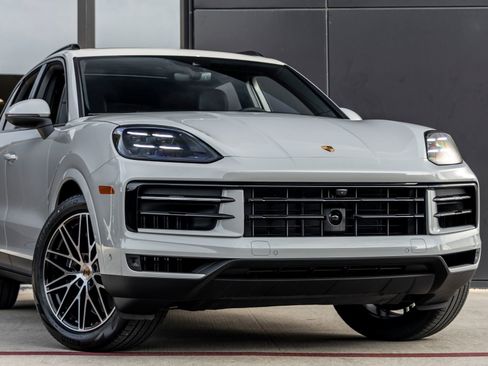 Certified 2026 Porsche Cayenne AWD/4WD image 9