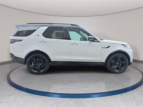 New 2026 Land Rover Discovery Limited Edition image 4