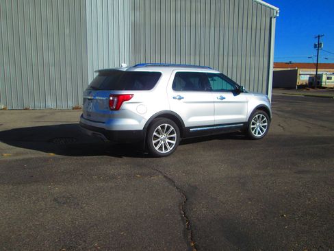 Used 2016 Ford Explorer Limited w/ Equipment Group 301A image 3