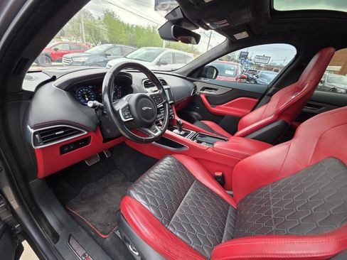 Used 2020 Jaguar F-PACE SVR image 11