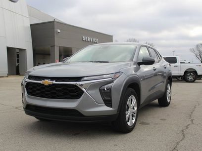 Used 2025 Chevrolet Trax LS