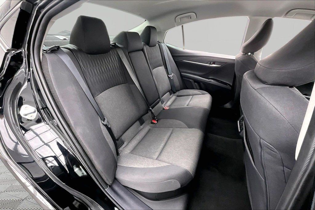 Used 2025 Toyota Camry LE FWD image 27