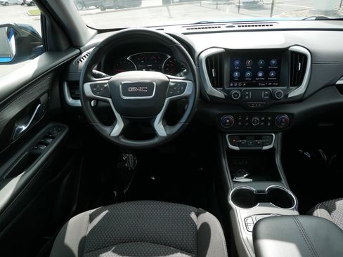 Used 2024 GMC Terrain SLE w/ Driver Convenience Package AWD/4WD image 11