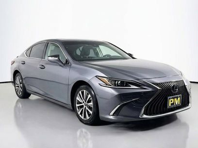 Used 2021 Lexus ES 300h w/ Accessory Package 2