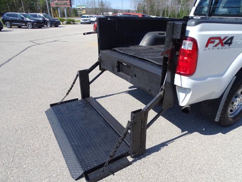 Used 2015 Ford F250 4x4 SuperCab FX4 w/ Power Equipment Group image 12