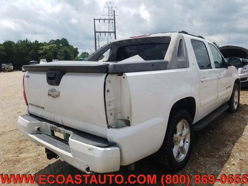 Used 2007 Chevrolet Avalanche LT w/ LT Preferred Equipment Group image 2