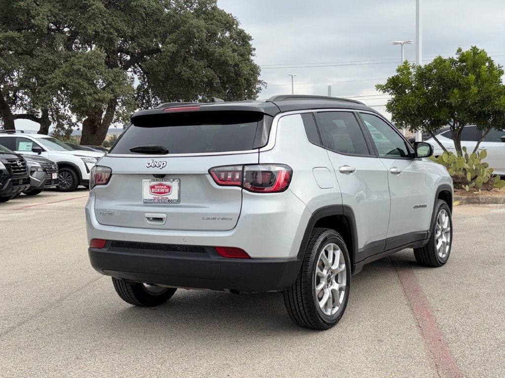 Used 2025 Jeep Compass Limited AWD/4WD image 5