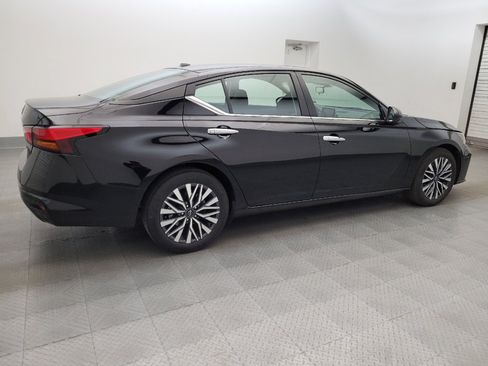 Used 2025 Nissan Altima 2.5 SV FWD image 10