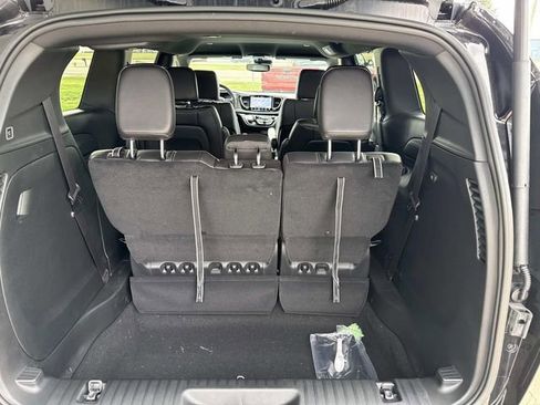 New 2026 Chrysler Pacifica Select w/ S Appearance Package FWD image 29