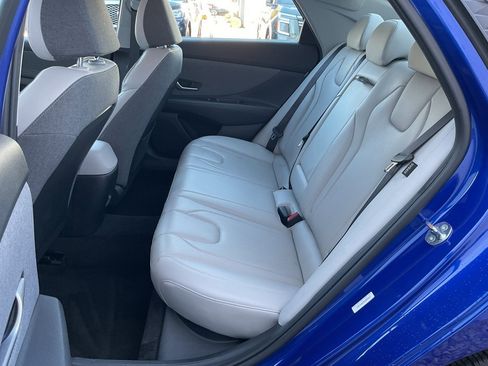 Used 2025 Hyundai Elantra Limited image 15