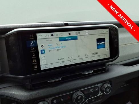 Used 2025 Jeep Gladiator Sport AWD/4WD image 18