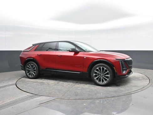 New 2025 Cadillac Lyriq Sport image 7