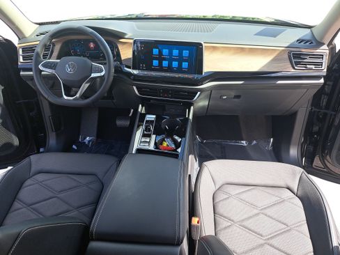 Used 2024 Volkswagen Atlas SE FWD image 9